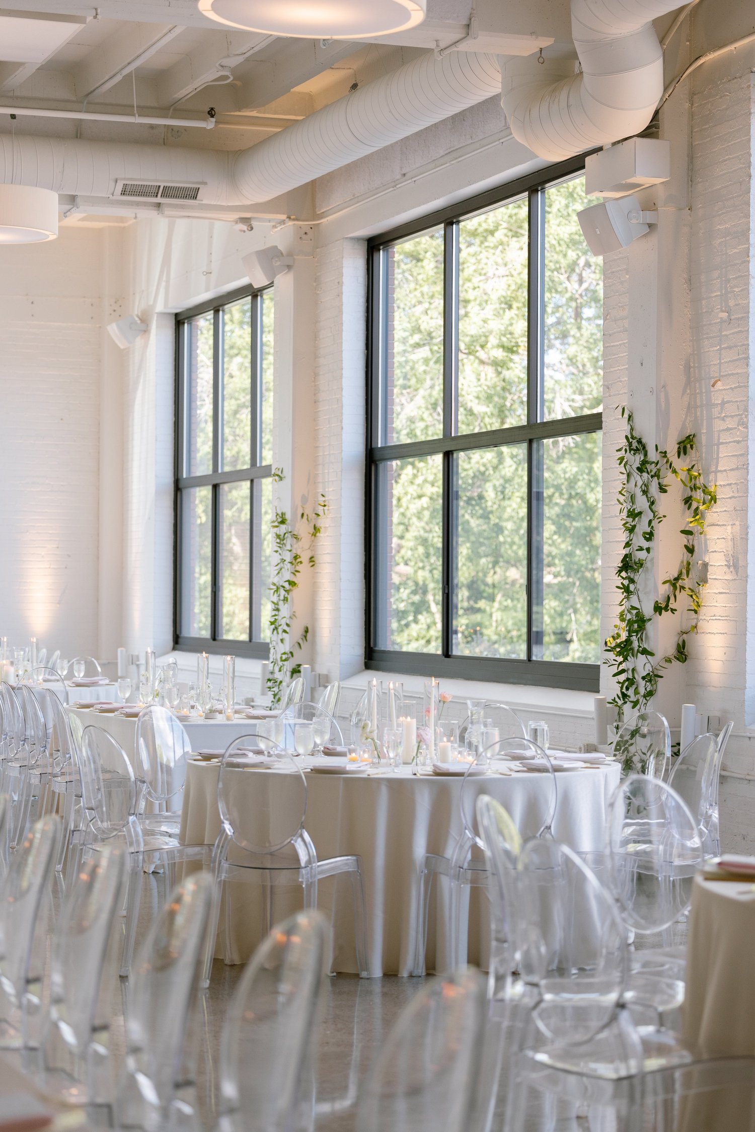 Kathryn + Nick wedding at Urban Daisy Events